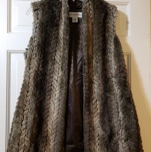 💫 LIZ CLAIBORNE Faux Fur Vest SM